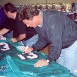 Dan Marino signing jerseys for NSD